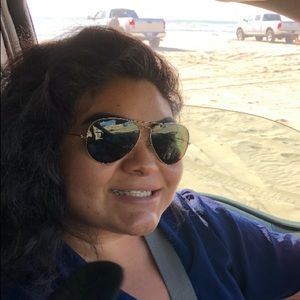 Meet your Posher, Melisa